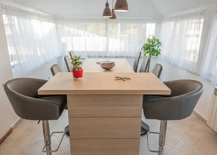 Marina Deluxe * دوبروفينك