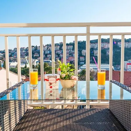 Marina Deluxe Апартаменты